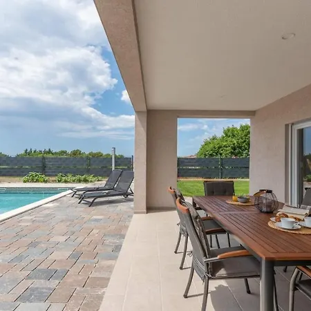 Casa Adua Tatil Evi *