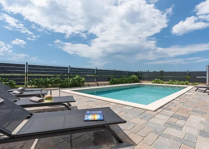 Casa Adua Nyaraló Filipac